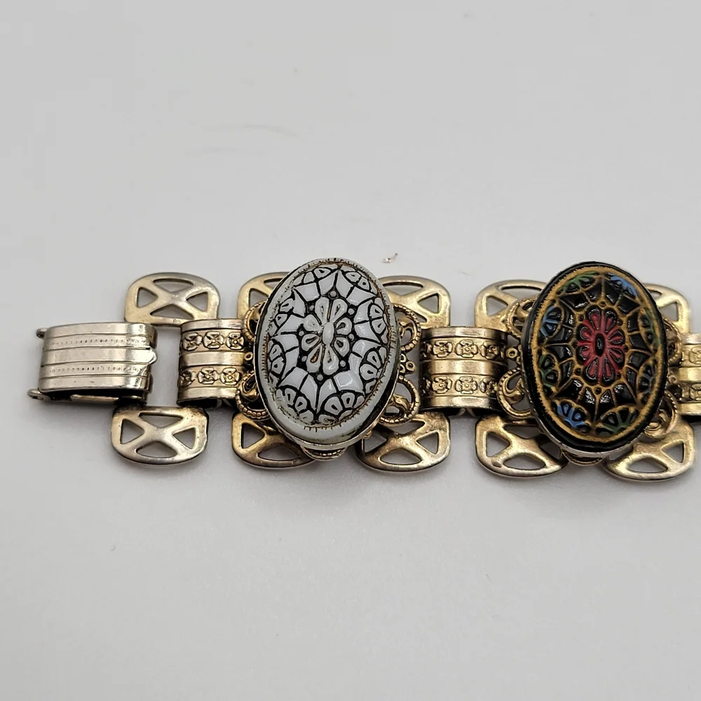 VTG Moroccan Style Multicolored Carved Cabochons Bracelet, Book Chain, Unsigned - Picture 4 of 7